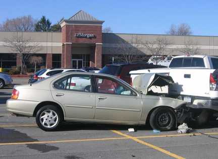Parking Lot Accidents Injuries and Property Damage - Free Attorney Consultation with Ten-Law.com